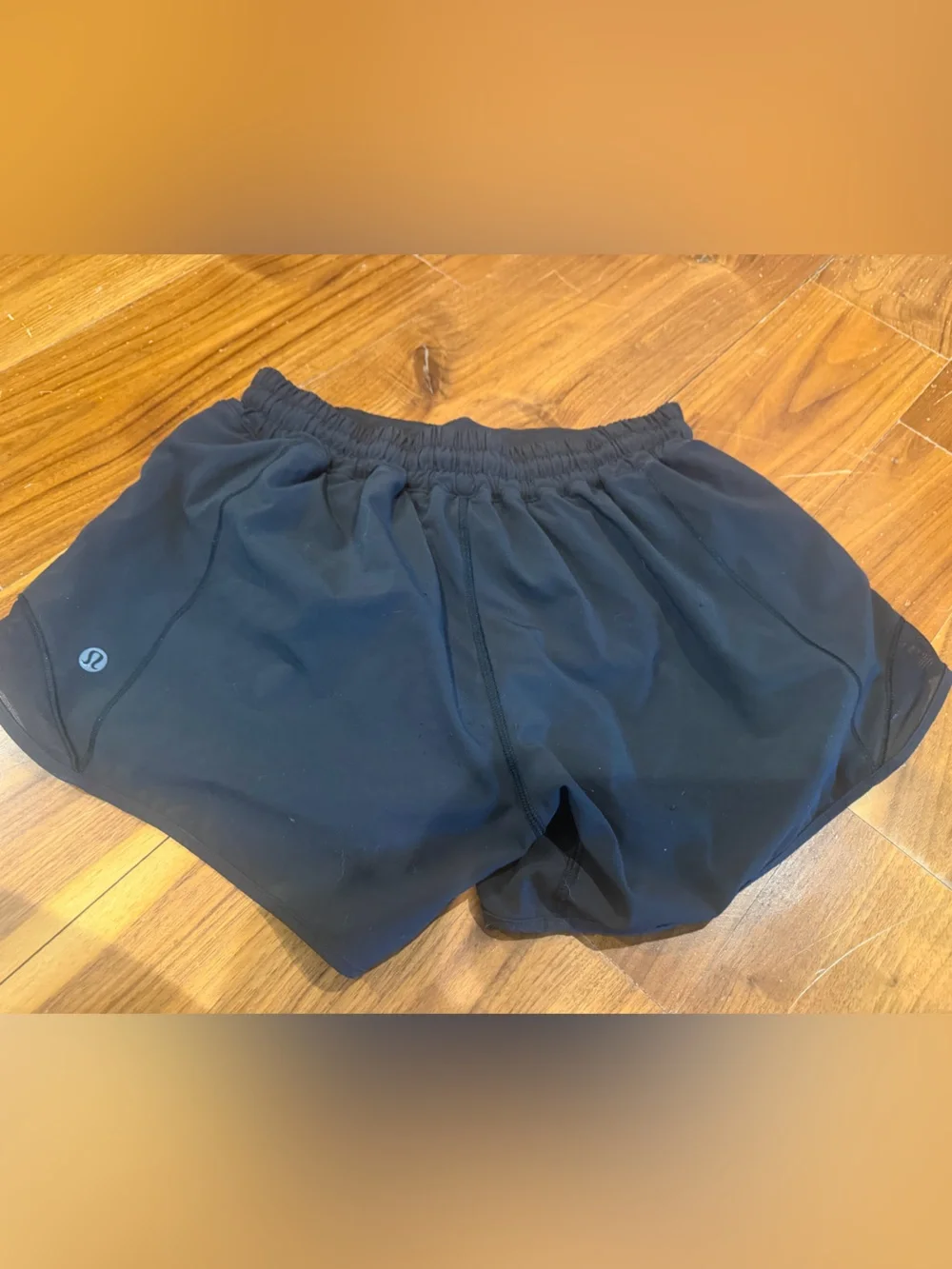 Lululemon Hotty Hots 4” size 6 black
